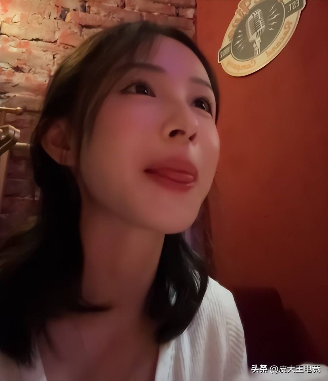 周二珂称月底前往韩国网友集体反对弹幕:应该弄些该整的地方