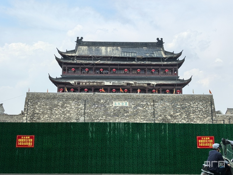 凤阳鼓楼瓦面去年底已现裂缝 大量滑落或与防水工艺相关